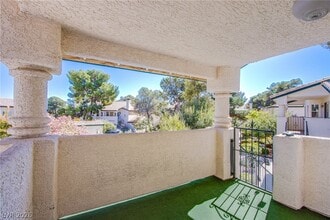 1333 Cinder Rock Dr in Las Vegas, NV - Building Photo - Building Photo