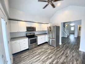 1137 Vine St in Danville, PA - Building Photo