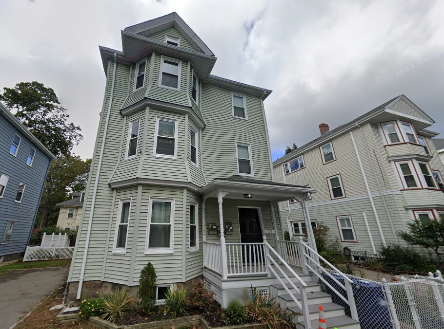 39 Goldsmith St, Unit 2 in Boston, MA - Building Photo