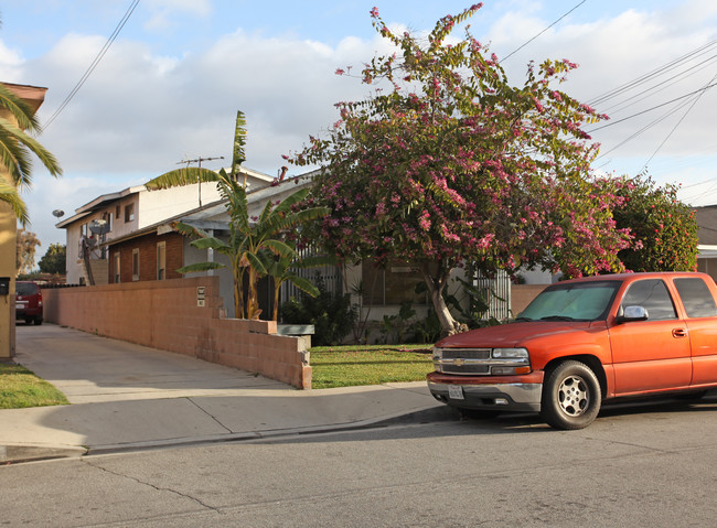 9727 Park St in Bellflower, CA - Building Photo - Building Photo