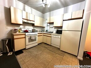 30 S Huntington Ave in Boston, MA - Building Photo - Building Photo