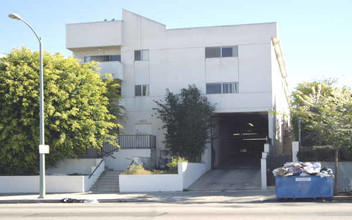 520 N Virgil in Los Angeles, CA - Foto de edificio - Building Photo