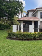 579 Prestwick Cir in Palm Beach Gardens, FL - Building Photo - Building Photo