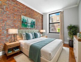 200 Stanton St, Unit 1A in New York, NY - Building Photo