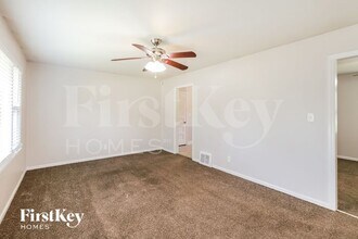 5911 Blue Ridge Blvd in Raytown, MO - Building Photo - Building Photo