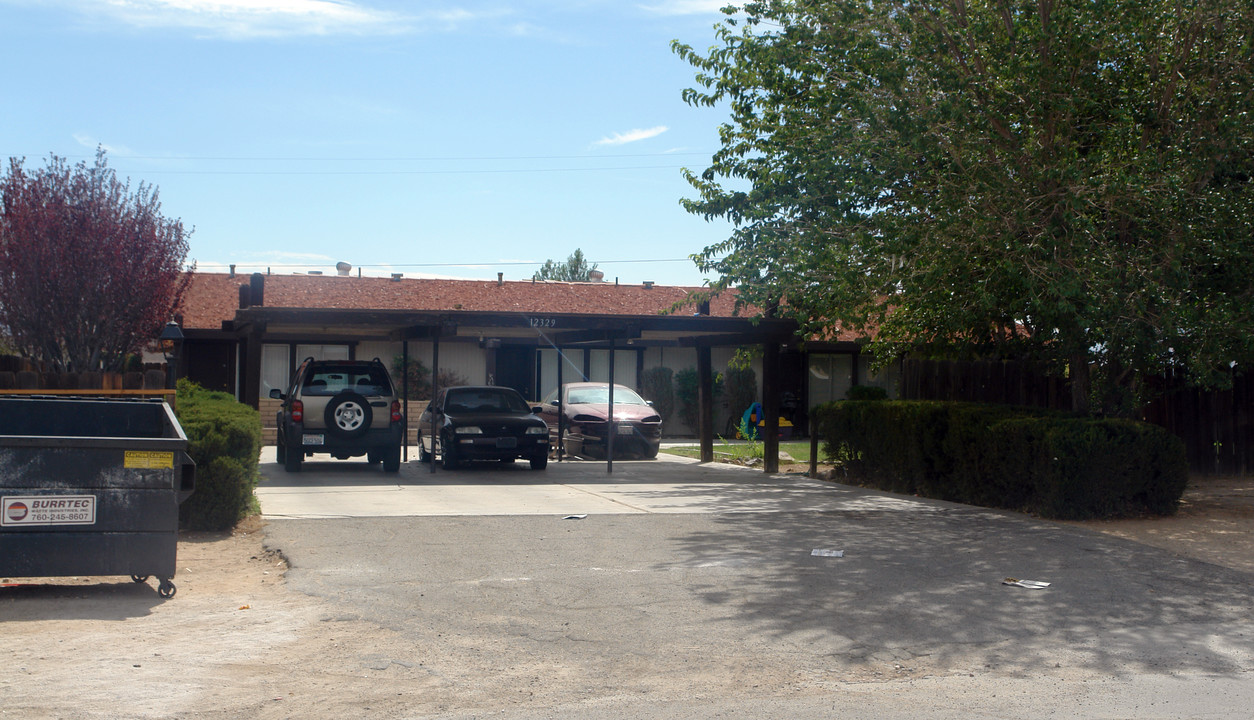 12329 Red Wing Rd in Apple Valley, CA - Building Photo