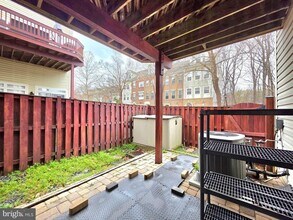 5300 Arapaho Ln in Alexandria, VA - Building Photo - Building Photo