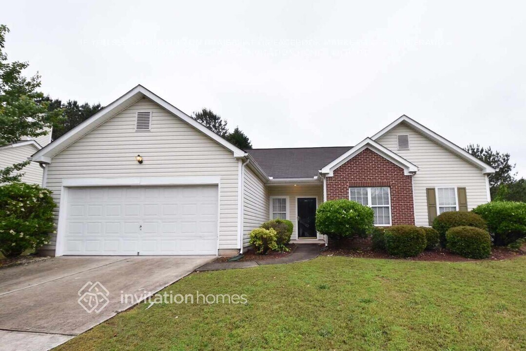 6872 Bridgewood Dr in Austell, GA - Foto de edificio