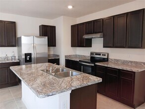 1264 Berry Ln in Davenport, FL - Building Photo - Building Photo