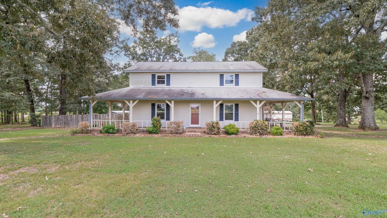 21970 Bean Rd E in Athens, AL - Building Photo
