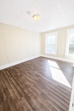 242 E High St in Manchester, NH - Building Photo - Building Photo