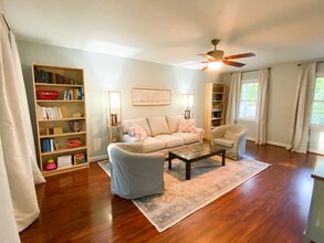 319 Brookfield Cir in Sanford, NC - Building Photo - Building Photo