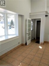 410 Erb St. W in Waterloo, ON - Building Photo - Building Photo