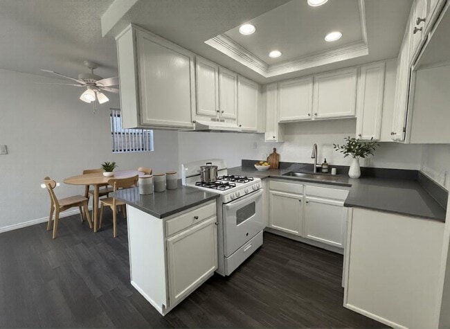 9076 Cedar St in Bellflower, CA - Building Photo - Building Photo