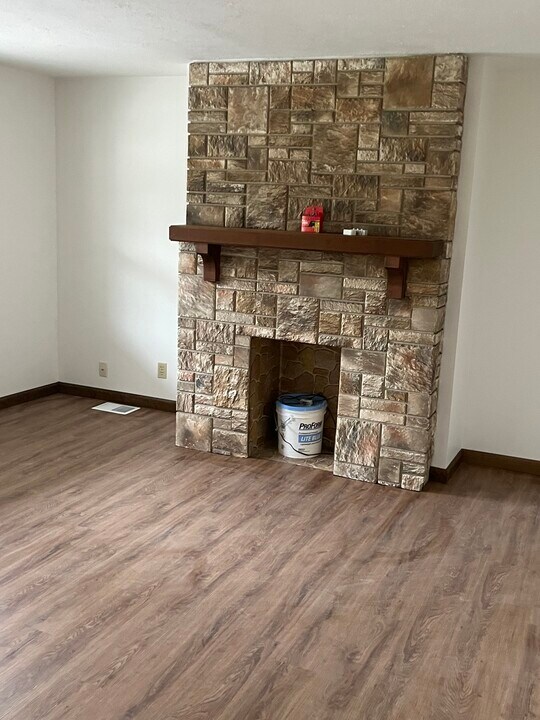 2000 Main St, Unit 1 floor in Pittsburgh, PA - Building Photo