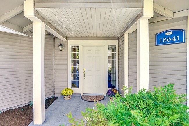 18641 NE 55th Way in Redmond, WA - Building Photo - Building Photo