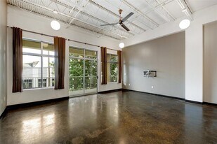 2401 E 6th St, Unit 41 in Austin, TX - Building Photo
