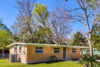 9246 Spottswood Rd in Jacksonville, FL - Building Photo - Building Photo