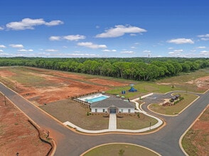 Grove Landing in Warner Robins, GA - Foto de edificio - Building Photo