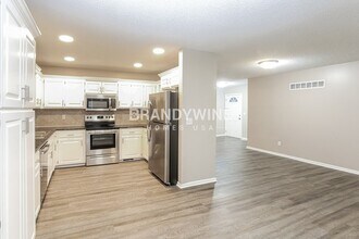 2025 NW 49th St in Kansas City, MO - Foto de edificio - Building Photo