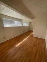 10026 MacArthur Blvd in Oakland, CA - Building Photo