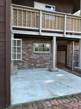 1124 Rosario Dr, Unit 1124 lower in Topanga, CA - Foto de edificio - Building Photo