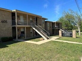 Heritage Oaks Apartments