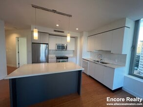 120 Kingston St, Unit 1805 in Boston, MA - Building Photo - Building Photo