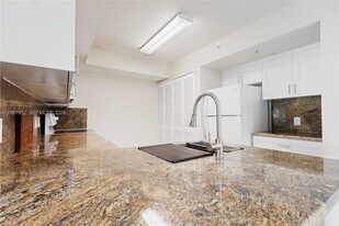 9615 NW 1st Ct in Pembroke Pines, FL - Building Photo