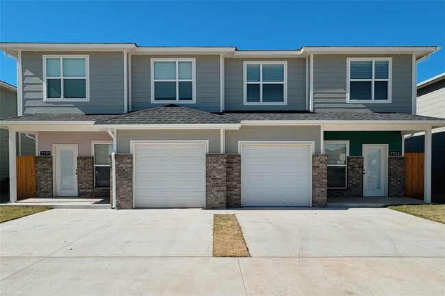 7703 Owen Ln in Oklahoma City, OK - Foto de edificio - Building Photo