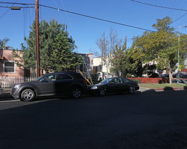 1255-1275 N Berendo St in Los Angeles, CA - Foto de edificio - Building Photo