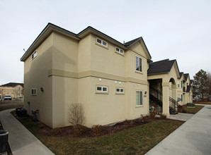 Hampton Place Estates in Boise, ID - Building Photo - Building Photo