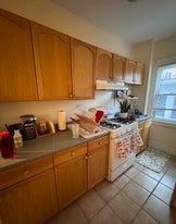 130 Oxford St, Unit 130.5 -12 in Cambridge, MA - Building Photo