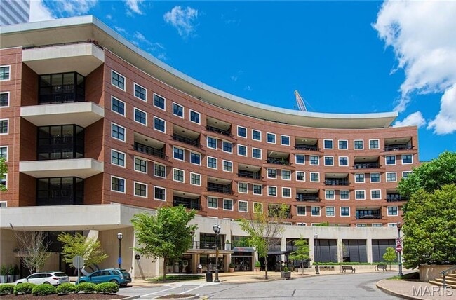 155 Carondelet Plaza, Unit 505 in Clayton, MO - Building Photo - Building Photo