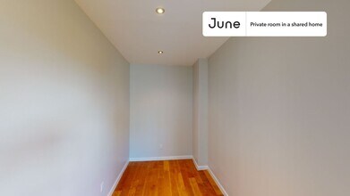Room in Shared 3 bed/1 bath home in New York, NY - Building Photo - Building Photo