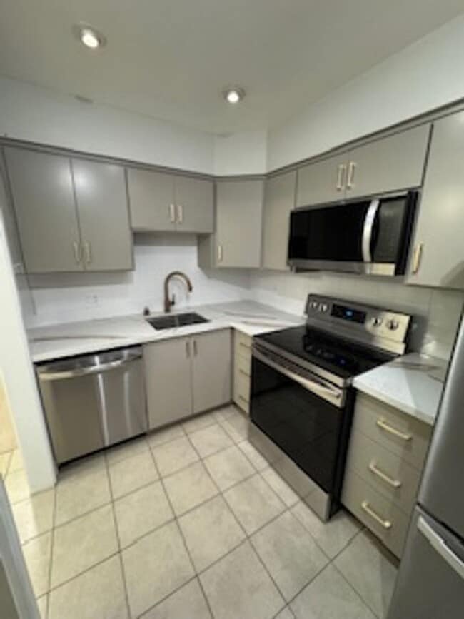 1278 Casita Dr in Yuba City, CA - Foto de edificio - Building Photo