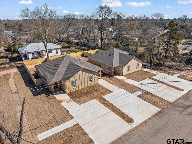 504 Neches St in Jacksonville, TX - Building Photo