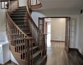 580 3rd Rd E in Hamilton, ON - Building Photo - Building Photo