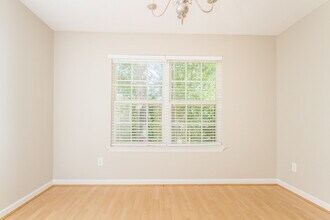 1052 Blue Mountain Ln in Nashville, TN - Foto de edificio - Building Photo