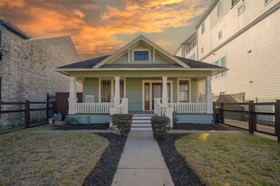 312 W 20th St in Houston, TX - Building Photo