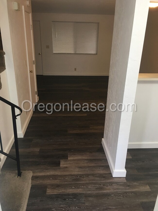 97 D St in Springfield, OR - Building Photo - Building Photo