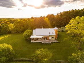 187 Old Mt Tom Rd in Litchfield, CT - Building Photo - Building Photo