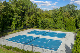 ReNew Howard Crossing in Ellicott City, MD - Foto de edificio - Building Photo