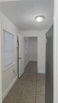 1842 Johnson St in Hollywood, FL - Building Photo