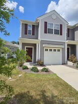 8114 Murray Br Dr in Charlotte, NC - Building Photo