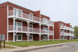 Sa Naio in Yellowknife, NT - Building Photo