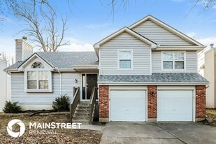 820 NW Rosaceae Dr in Blue Springs, MO - Building Photo