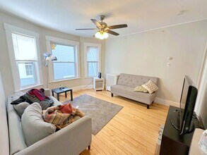 149 North St, Unit 1 in Somerville, MA - Building Photo - Building Photo