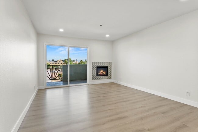 450 E 4th St in Santa Ana, CA - Building Photo - Building Photo
