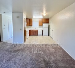 200 Northwoods Ave in Manteca, CA - Building Photo - Building Photo